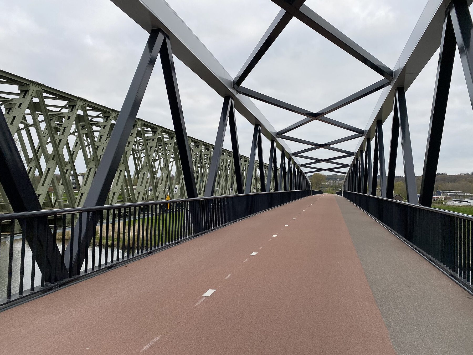 Fietsbrug De Maasover tussen Katwijk en Mook